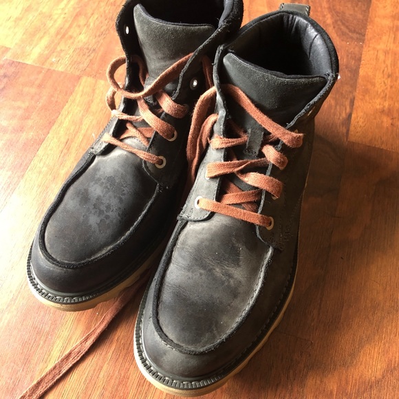 Sorel boots - Picture 2 of 3